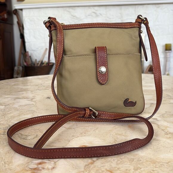 Dooney & Bourke Crossbody Bag Nylon & Leather Duck Logo - Picture 2 of 16